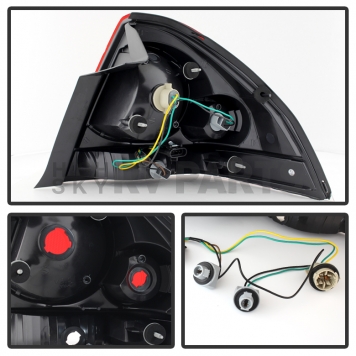 Xtune Tail Light Assembly 9027192-2