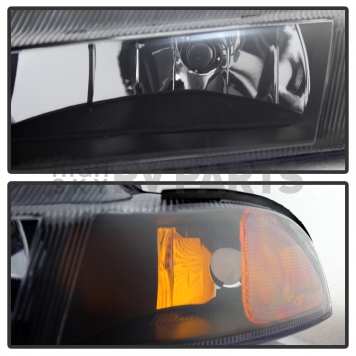 Xtune Headlight Assembly 9023316-4