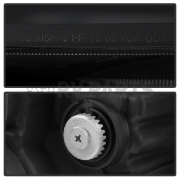 Xtune Headlight Assembly 9035371-2