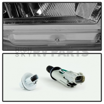 Xtune Headlight Assembly 9031083-4