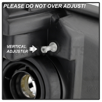 Xtune Headlight Assembly 9038334-4