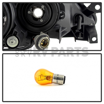 Xtune Headlight Assembly 9028281-4