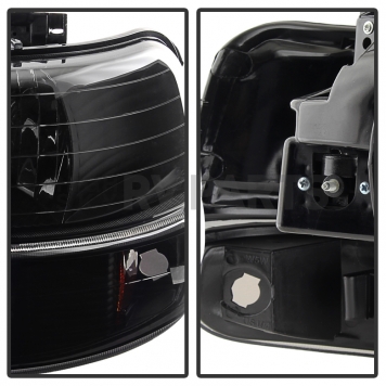 Xtune Headlight Assembly 9030246-3