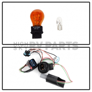 Xtune Headlight Assembly 9033780-5