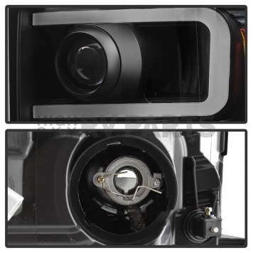 Xtune Headlight Assembly 9034930-2