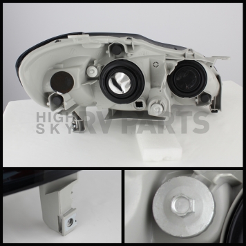 Xtune Headlight Assembly 5073730-1