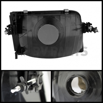 Xtune Headlight Assembly 5073877-1