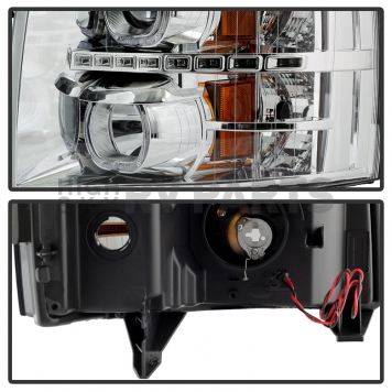 Xtune Headlight Assembly 9032202-3