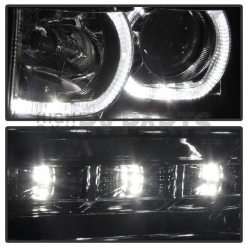 Xtune Headlight Assembly 9032257-4