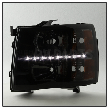 Xtune Headlight Assembly 9032974-6