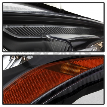 Xtune Headlight Assembly 9039102-3