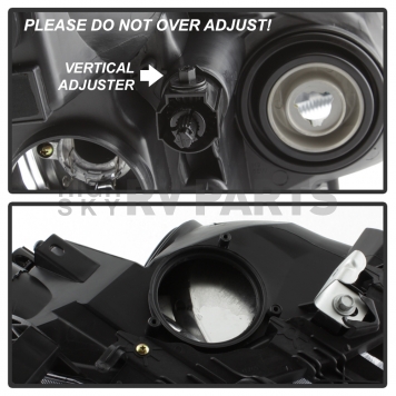Xtune Headlight Assembly 9039102-4