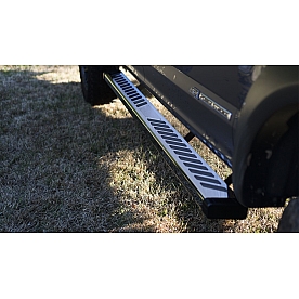Lund International Running Board Polished Steel Stationary - 28665034