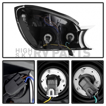 Xtune Headlight Assembly Set Of 2 - 9023781-5