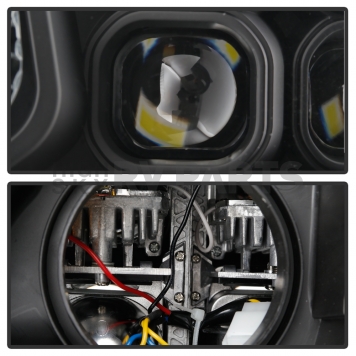 Spyder Automotive Headlight Assembly Set Of 2 - 9049927-2