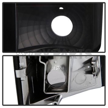 Spyder Automotive Tail Light Assembly Set Of 2 - 5001320-3