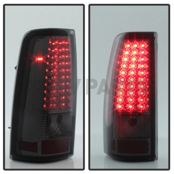 Xtune Tail Light Assembly LED Set Of 2 - 5011770-5