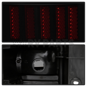 Spyder Automotive Tail Light Assembly LED Set Of 2 - 9048746-4