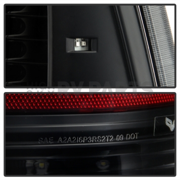 Xtune Tail Light Assembly - LED 9036378-4