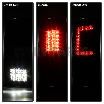 Xtune Tail Light Assembly - LED 9036408-8