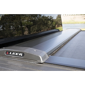 Leer Tonneau Cover Hard Manual Retractable Black Matte Aluminum - RLCA28A59
