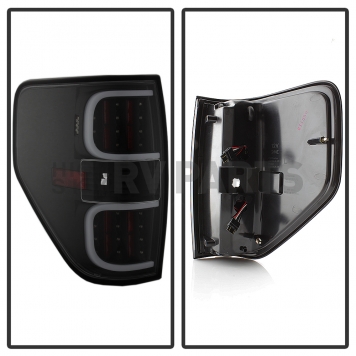 Xtune Tail Light Assembly - LED 5082169-1