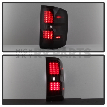 Xtune Tail Light Assembly - LED 9036552-6