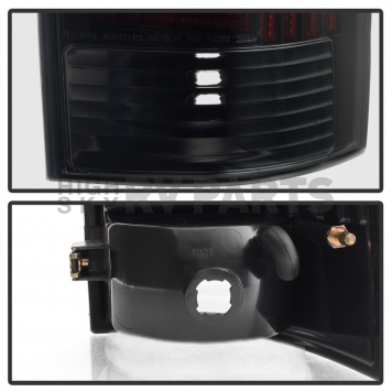 Xtune Tail Light Assembly - LED 9038556-2