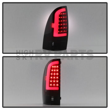 Xtune Tail Light Assembly - LED 9038556-6