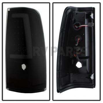 Xtune Tail Light Assembly - LED 9038778-1