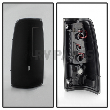 Xtune Tail Light Assembly - LED 9039218-1