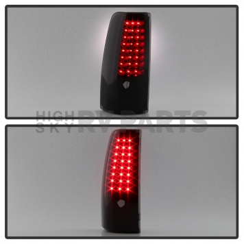 Xtune Tail Light Assembly - LED 9039218-6
