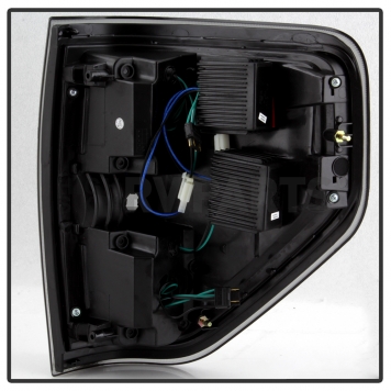 Xtune Tail Light Assembly - LED 9042195-2