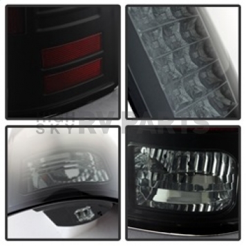 Spyder Automotive Tail Light Assembly - LED 5078124-5