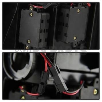 Spyder Automotive Tail Light Assembly - LED 5084026-7