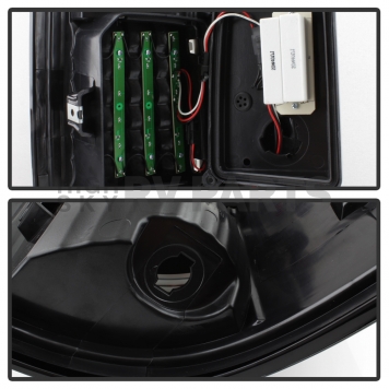 Xtune Tail Light Assembly - LED 9038488-4