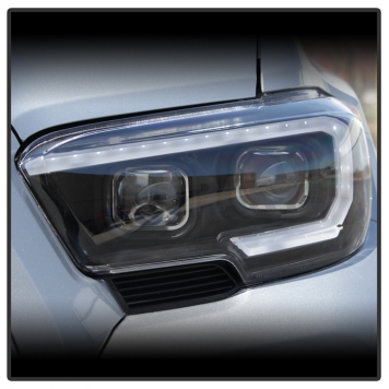 Xtune Headlight Assembly 9039256-13