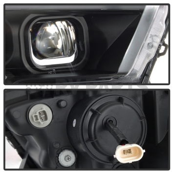 Xtune Headlight Assembly 9039256-4